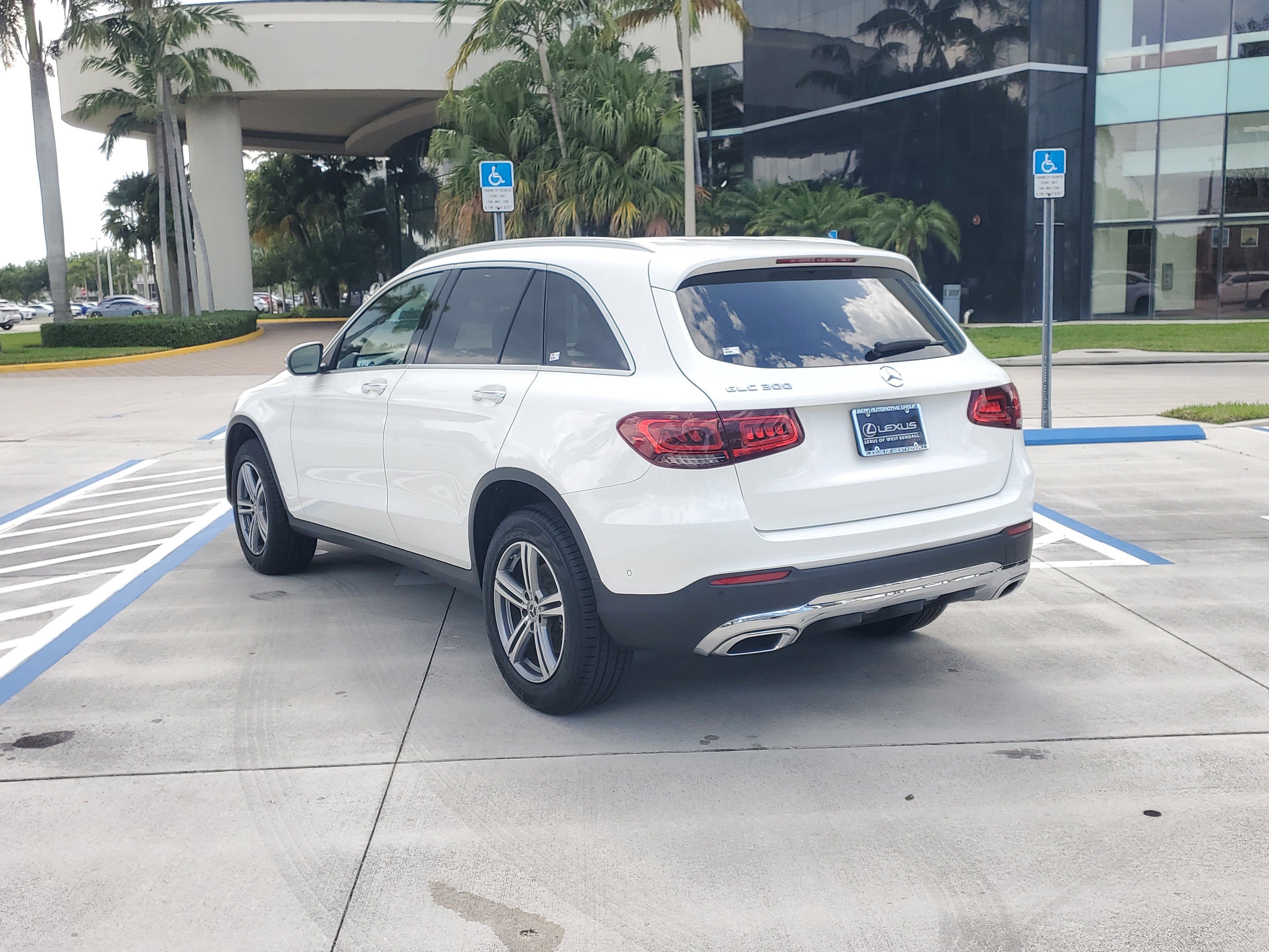 Used 2022 Mercedes-Benz GLC 300 image 8