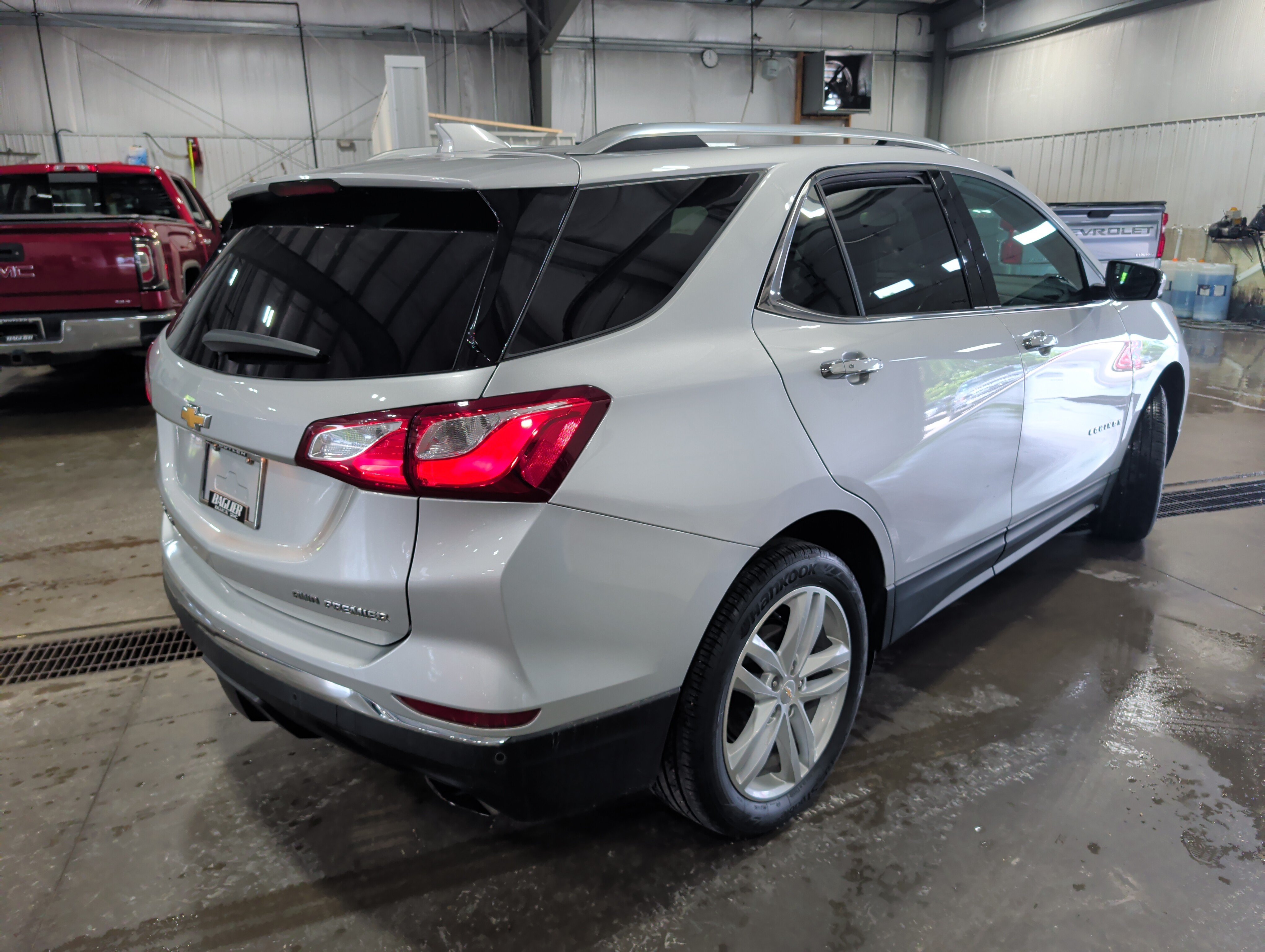 Used 2019 Chevrolet Equinox Premier AWD/4WD image 3