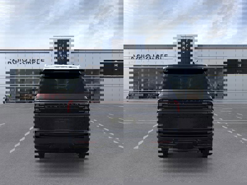 New 2026 Lincoln Navigator L Premier image 5