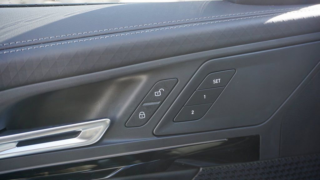 New 2026 BMW X2 xDrive28i w/ Convenience Package image 9