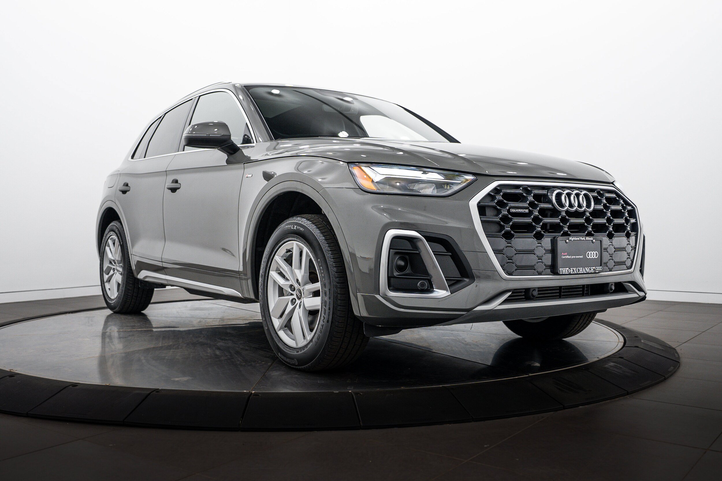 Certified 2023 Audi Q5 2.0T Premium w/ Convenience Package AWD/4WD image 2
