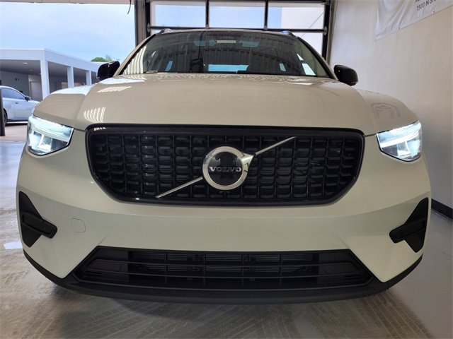 New 2026 Volvo XC40 B5 Core w/ Climate Package image 13