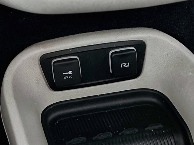 Used 2021 Chrysler Pacifica Touring-L FWD image 34