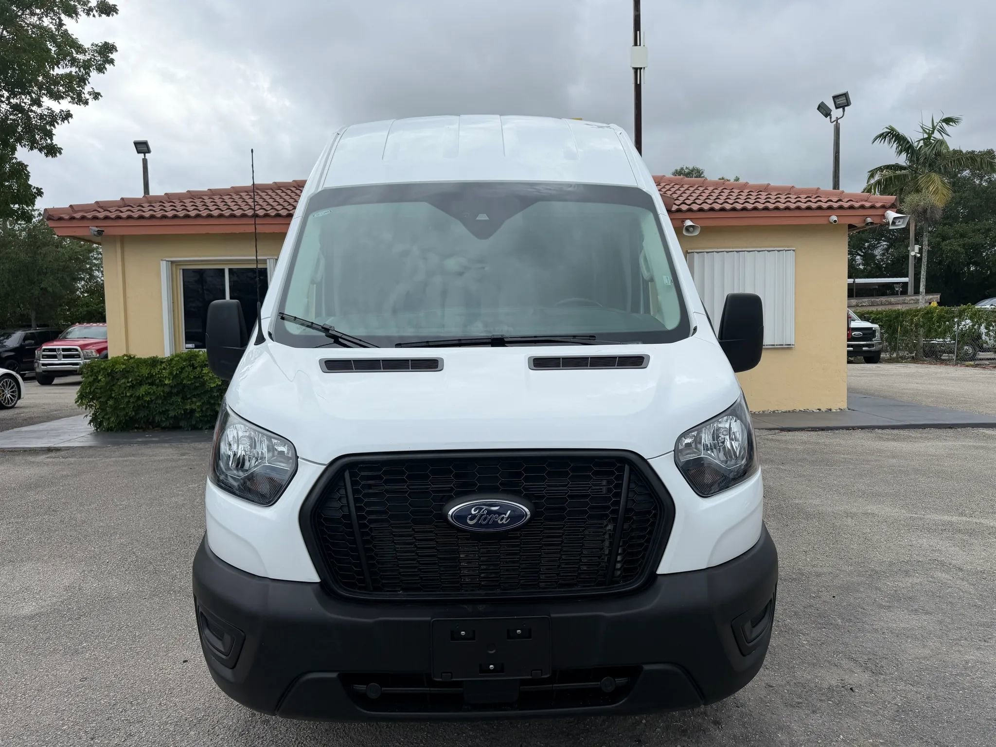 Used 2025 Ford Transit 250 148 High Roof AWD image 11
