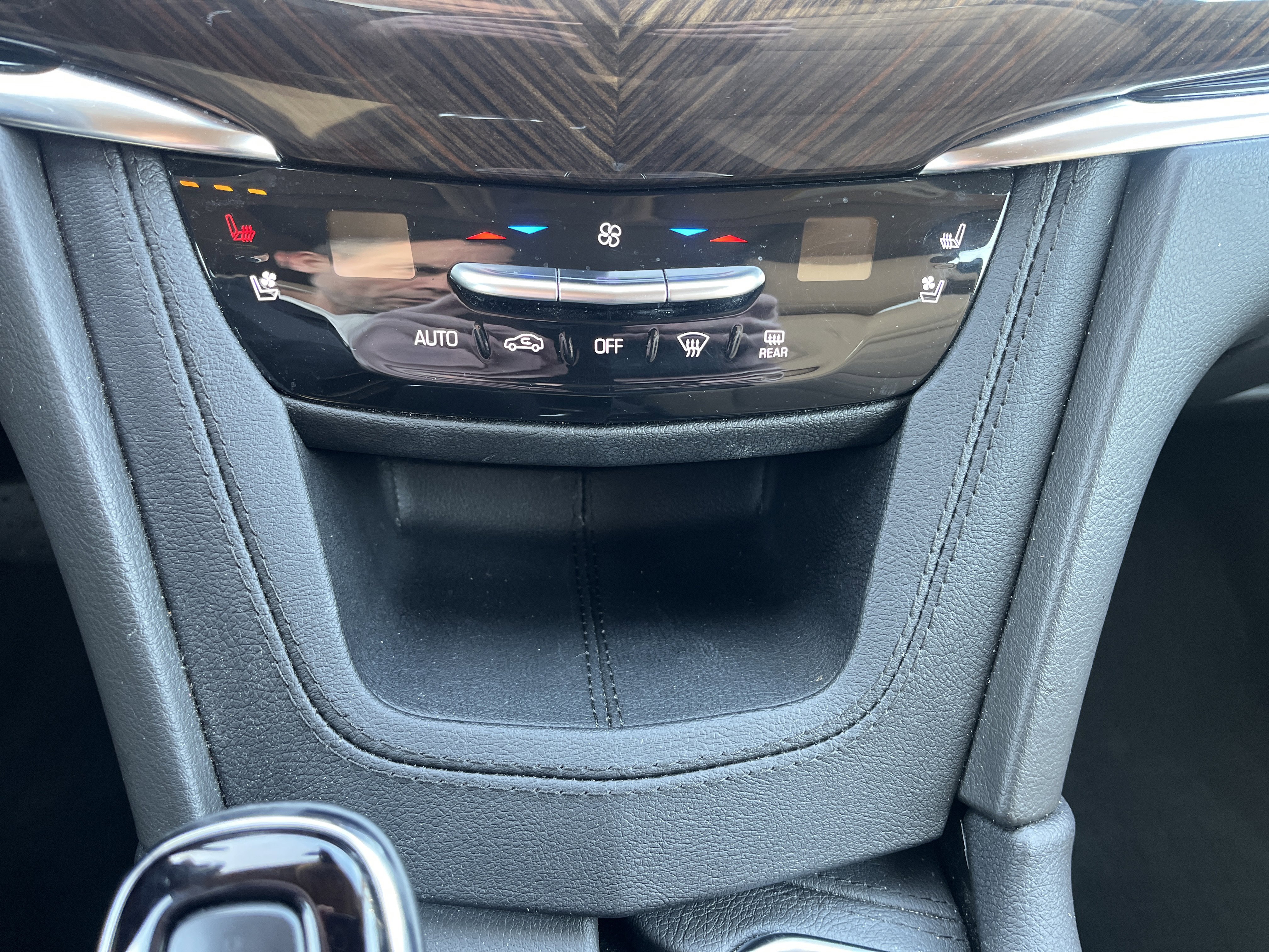 Used 2024 Cadillac XT6 Premium Luxury w/ Platinum Package image 36