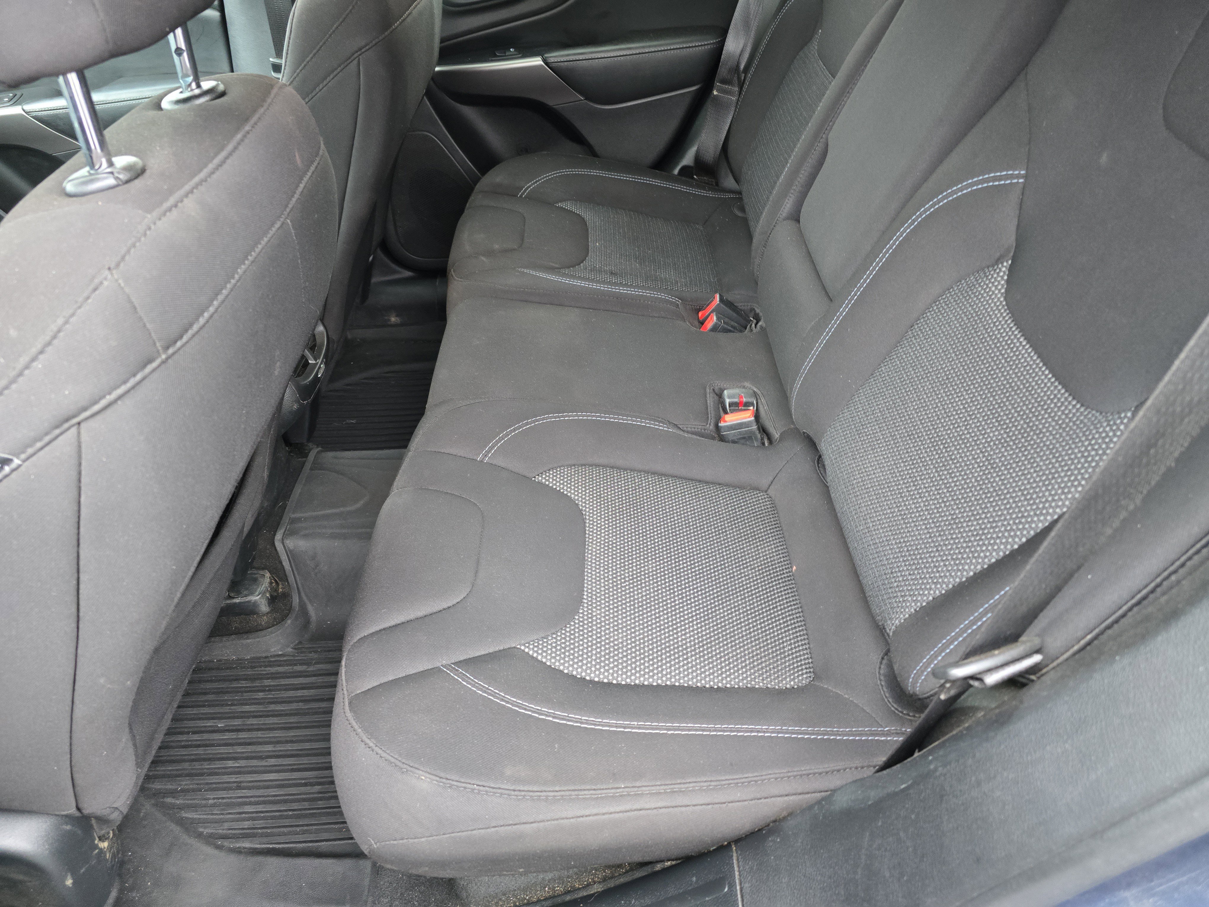 Used 2020 Jeep Cherokee Latitude image 16