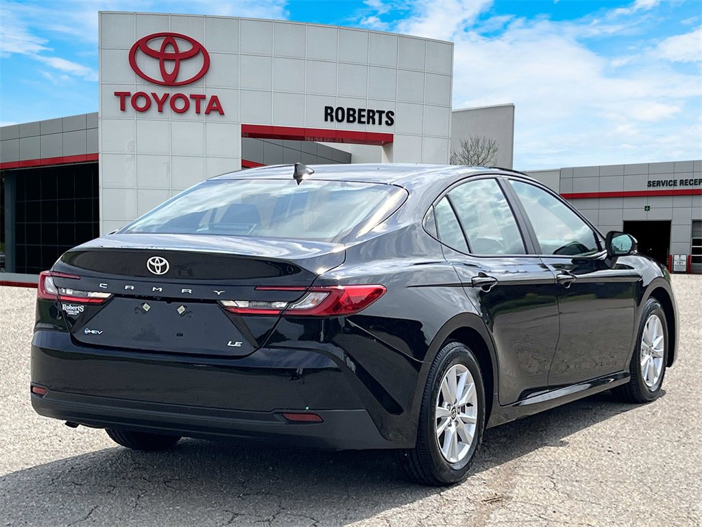 Used 2026 Toyota Camry LE image 7