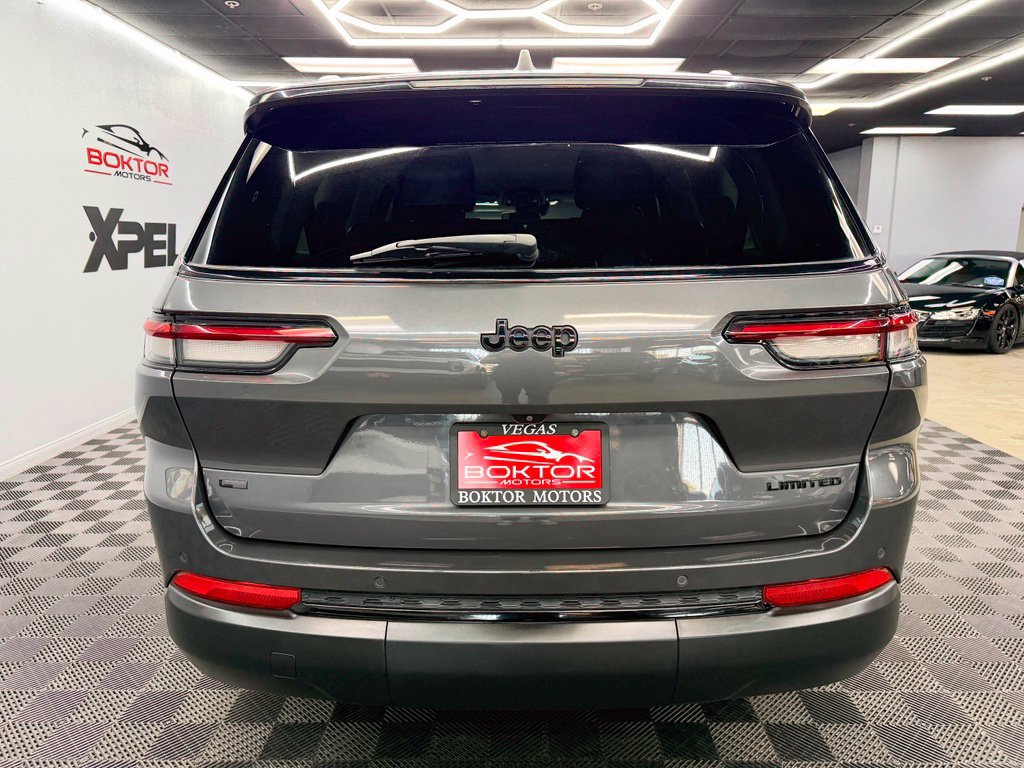 Used 2022 Jeep Grand Cherokee L Limited w/ Black Appearance Package RWD image 12