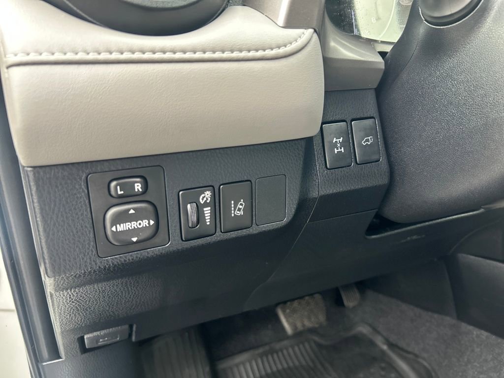 Certified 2018 Toyota RAV4 XLE image 28