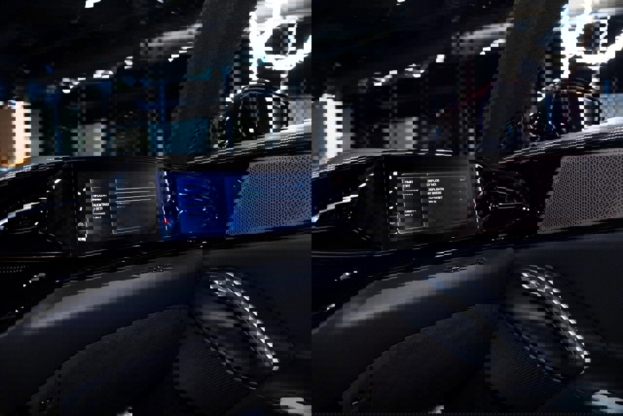 Used 2024 Ferrari Purosangue image 24