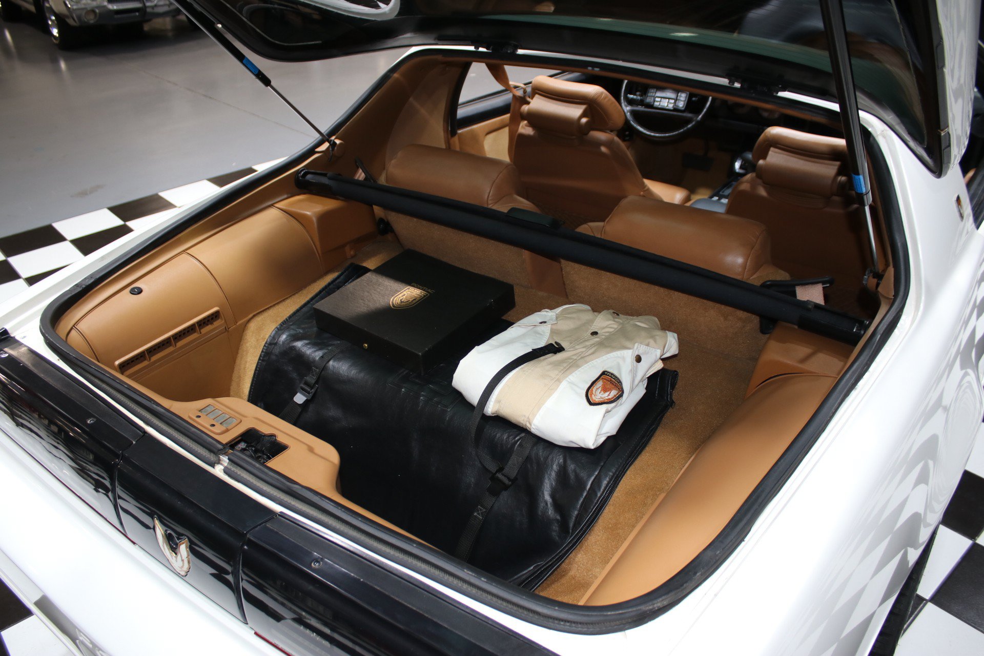 Used 1989 Pontiac Firebird Trans Am RWD image 5