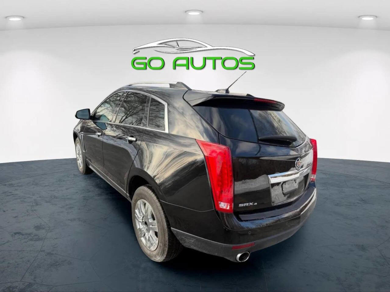 Used 2015 Cadillac SRX Luxury image 3