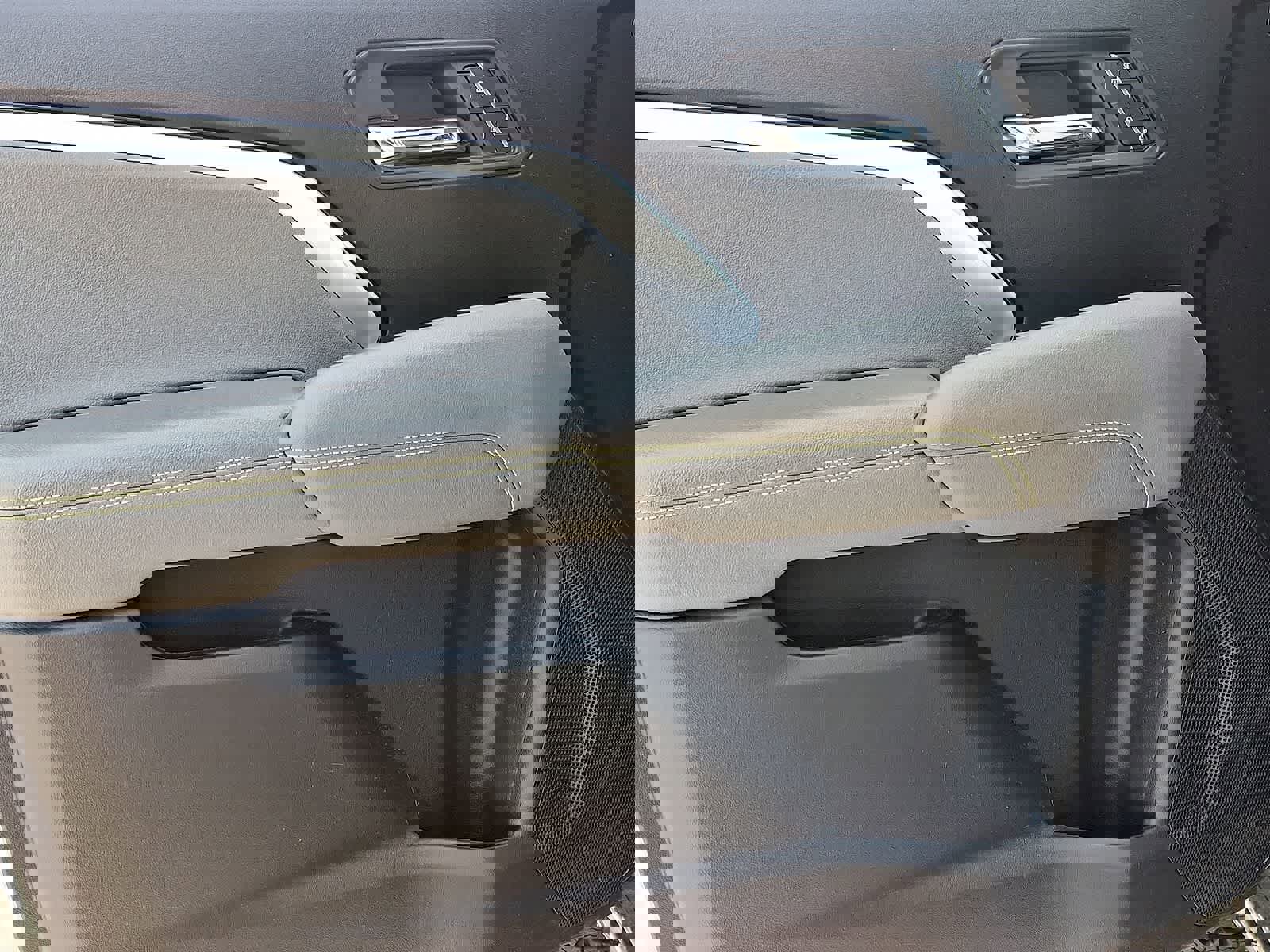 Used 2024 Chevrolet Colorado ZR2 w/ ZR2 Convenience Package III image 28