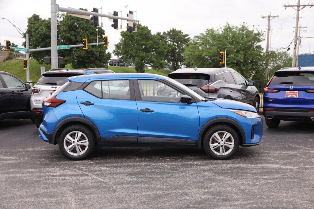 Used 2022 Nissan Kicks S FWD image 5