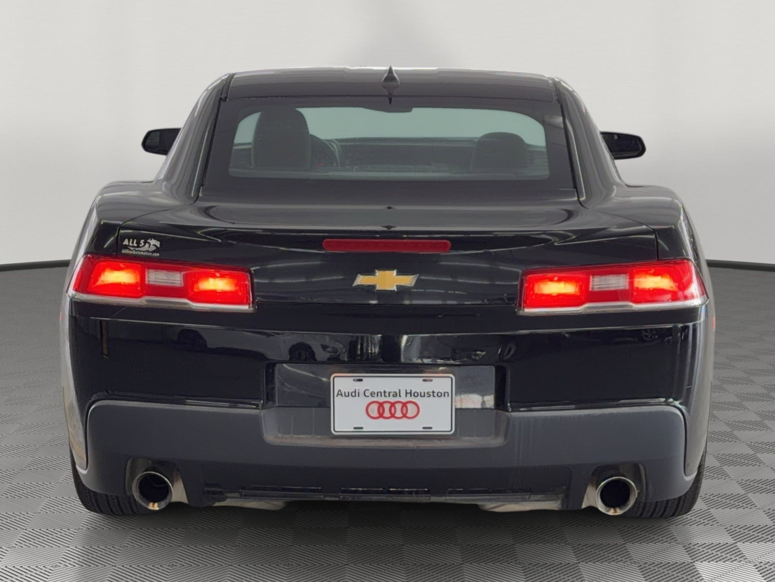 Used 2015 Chevrolet Camaro LT RWD image 10