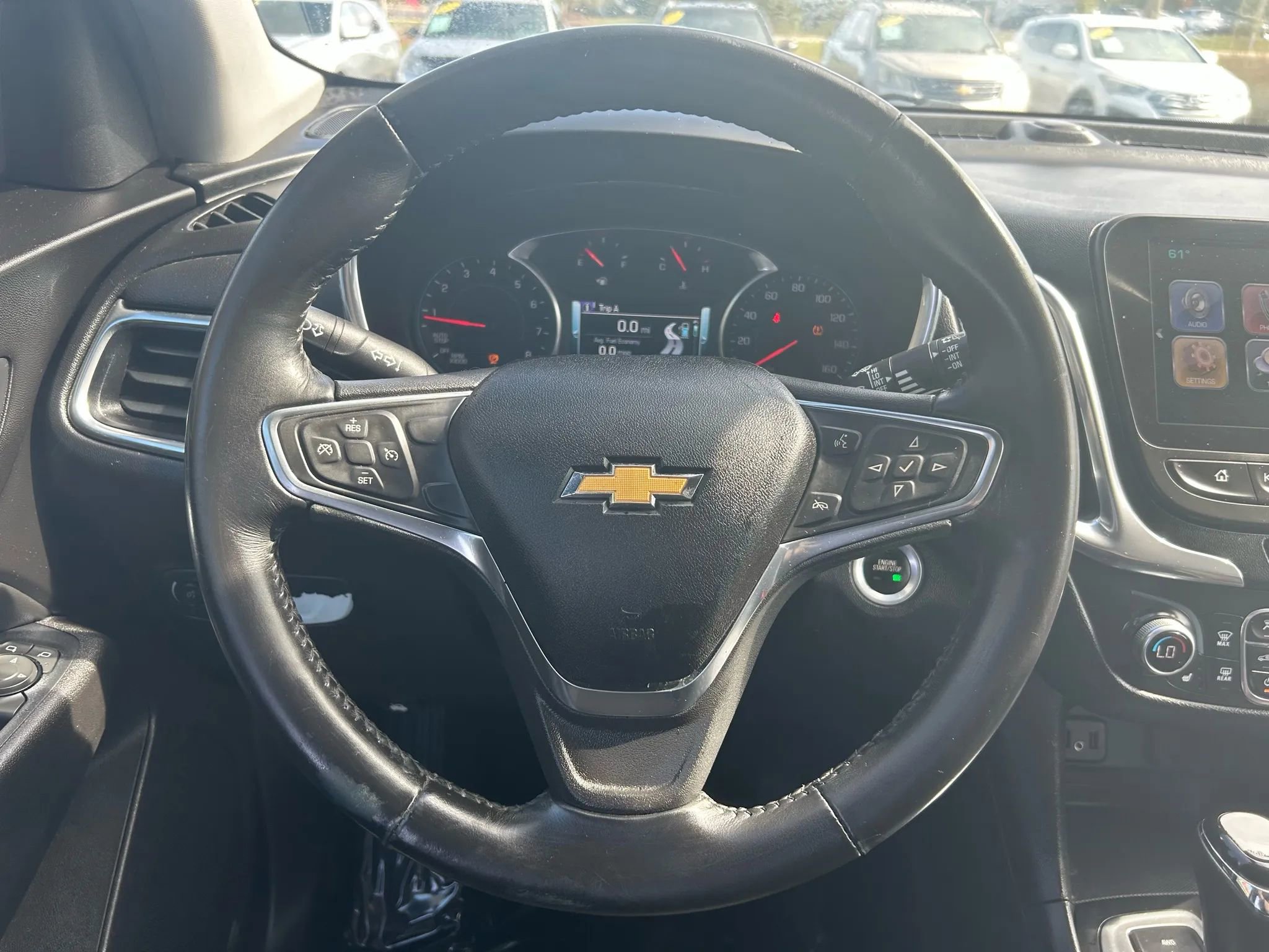 Used 2018 Chevrolet Equinox LT w/ Sun & Infotainment Package image 12