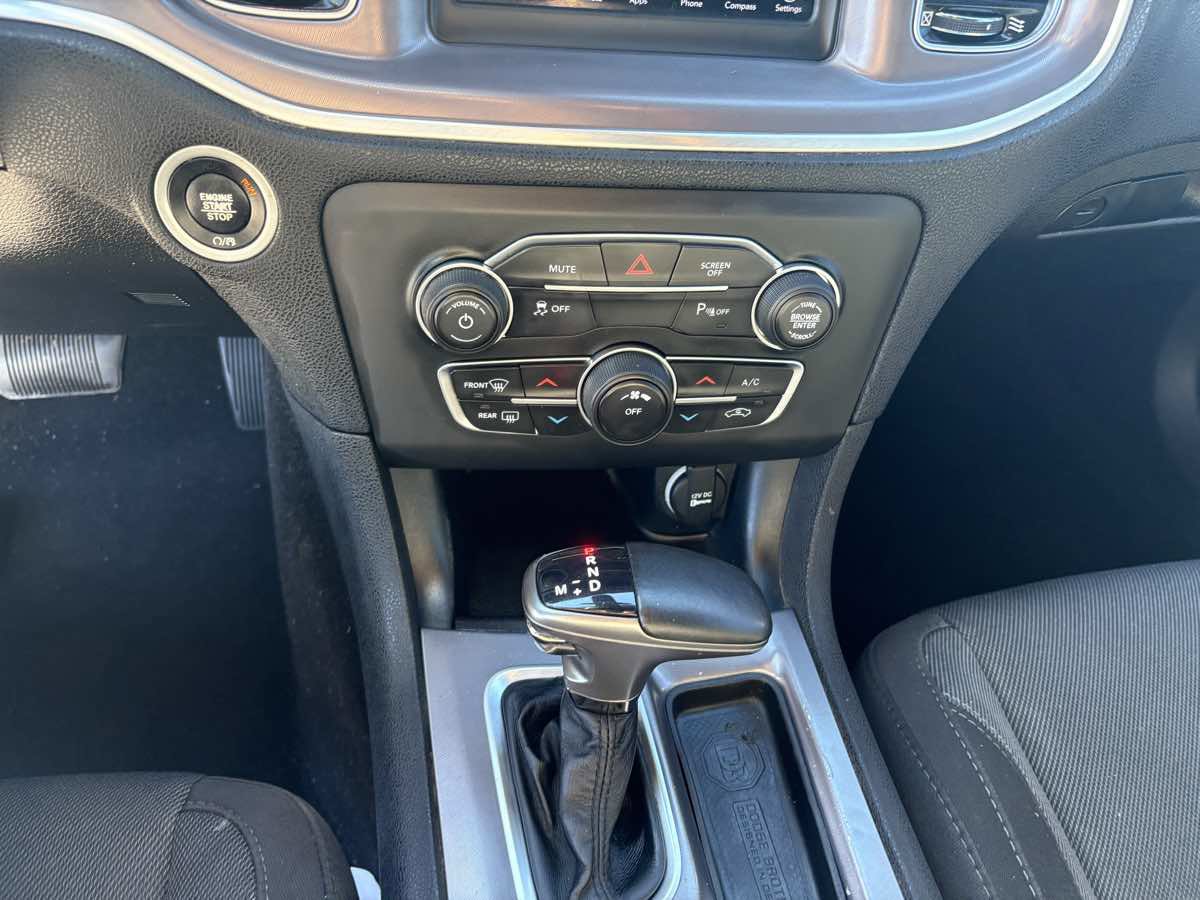 Used 2019 Dodge Charger SXT image 21