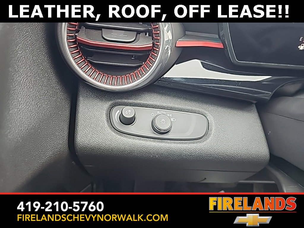 Certified 2025 Chevrolet Trax RS w/ Sunroof Package image 28