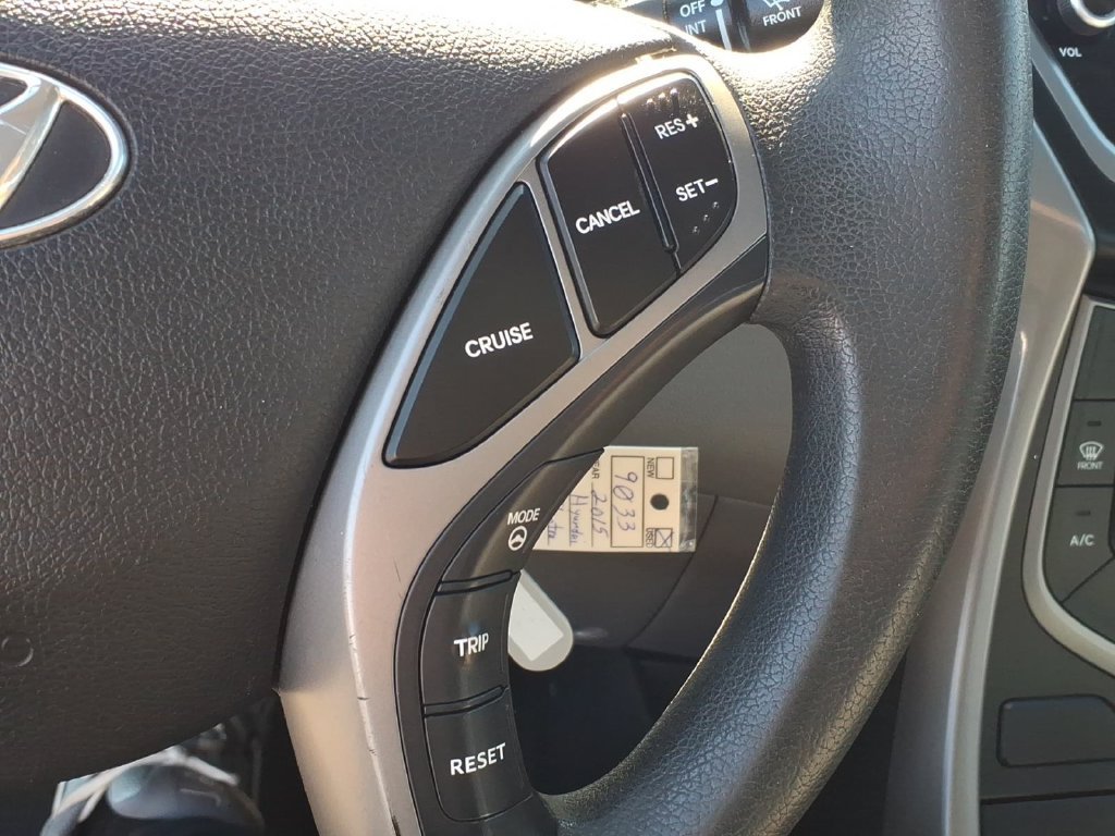 Used 2015 Hyundai Elantra SE w/ Option Group 02 FWD image 11