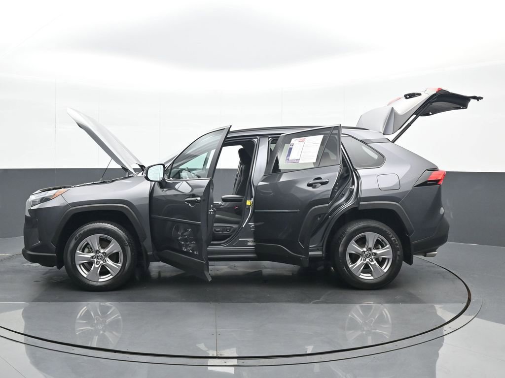 Used 2022 Toyota RAV4 XLE w/ Convenience Package image 27