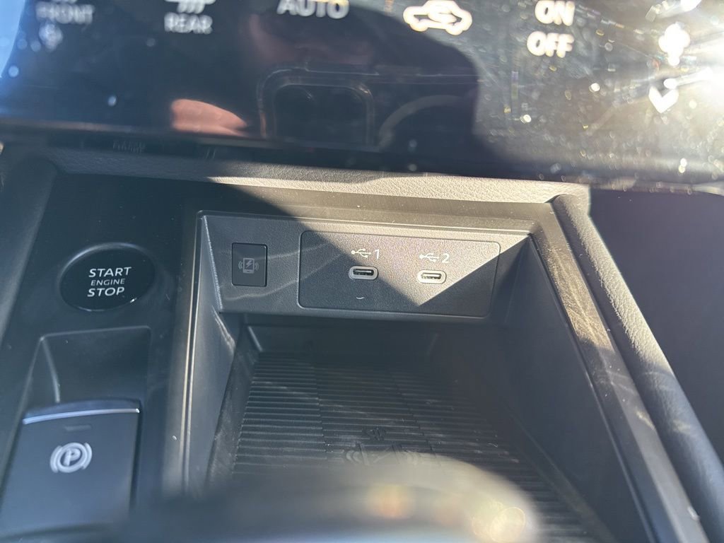 New 2026 Nissan Kicks SR w/ SR Premium Package AWD/4WD image 26