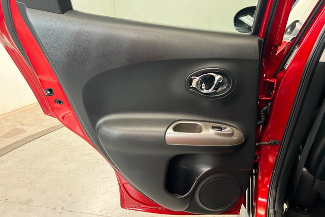 Used 2012 Nissan Juke SL FWD image 18