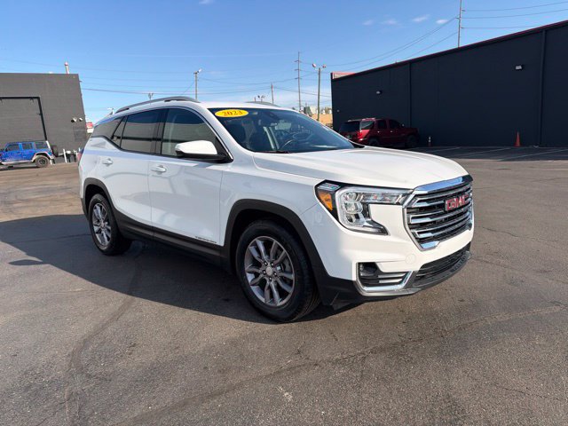 Used 2023 GMC Terrain SLT FWD image 1