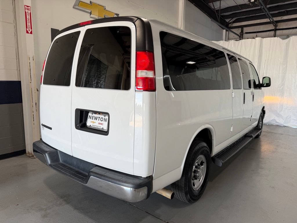 Used 2020 Chevrolet Express 3500 LT w/ LT Preferred Equipment Group RWD image 26