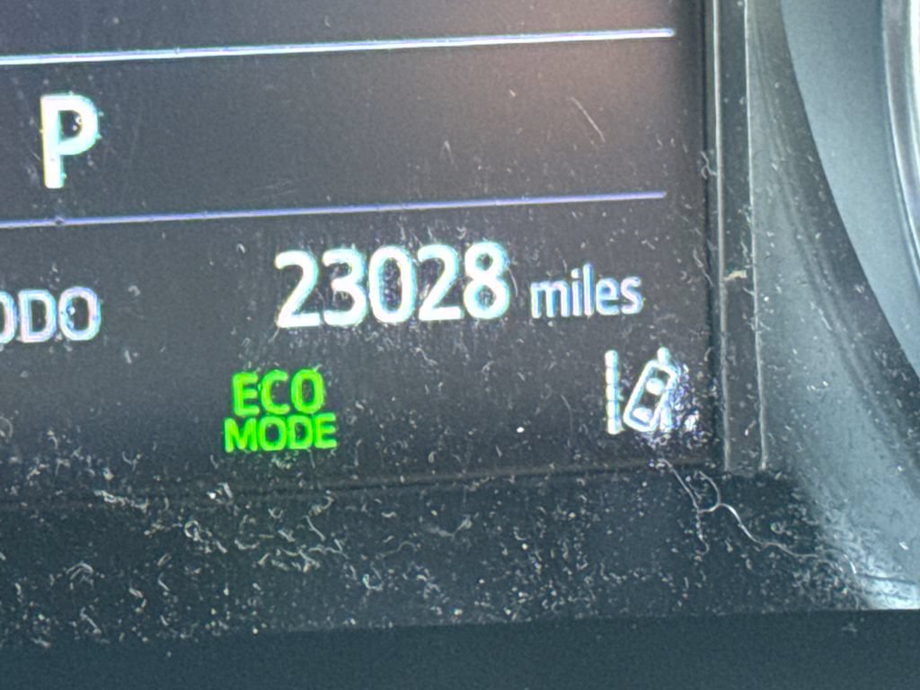 Used 2021 Toyota C-HR XLE FWD image 17