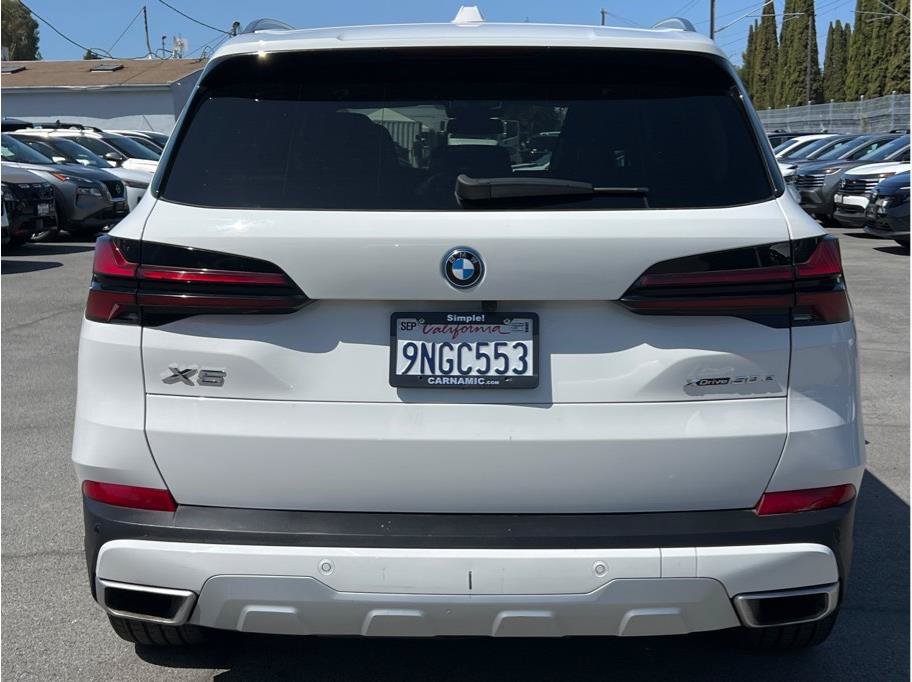 Used 2025 BMW X5 xDrive50e AWD/4WD image 4