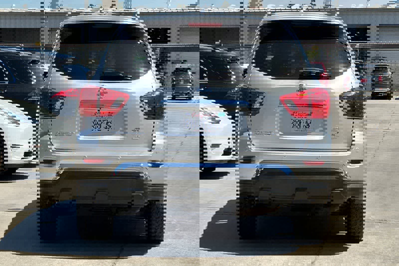 Used 2019 Nissan Pathfinder SL image 8