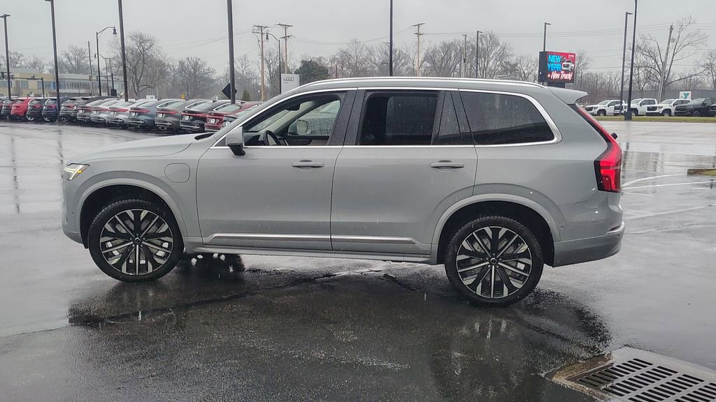 New 2026 Volvo XC90 T8 Plus w/ Protection Package Premier AWD/4WD image 5