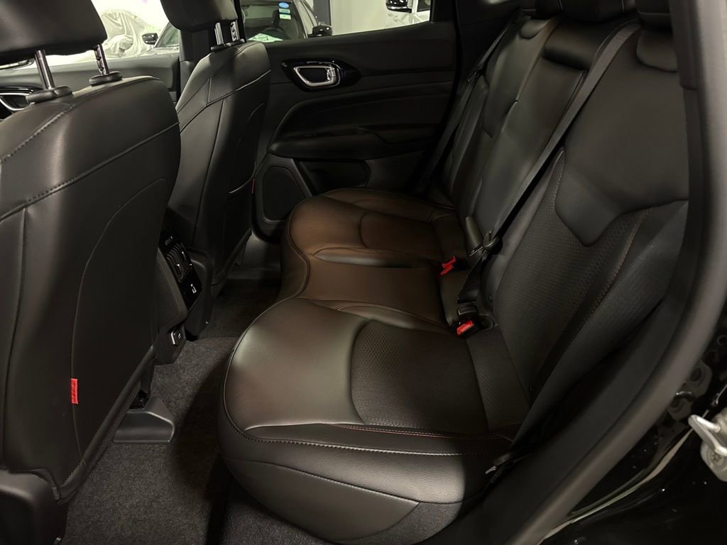 New 2026 Jeep Compass Trailhawk image 25