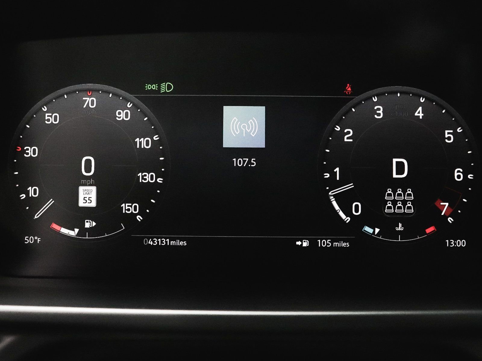 Used 2023 Land Rover Defender 130 X-Dynamic SE image 28