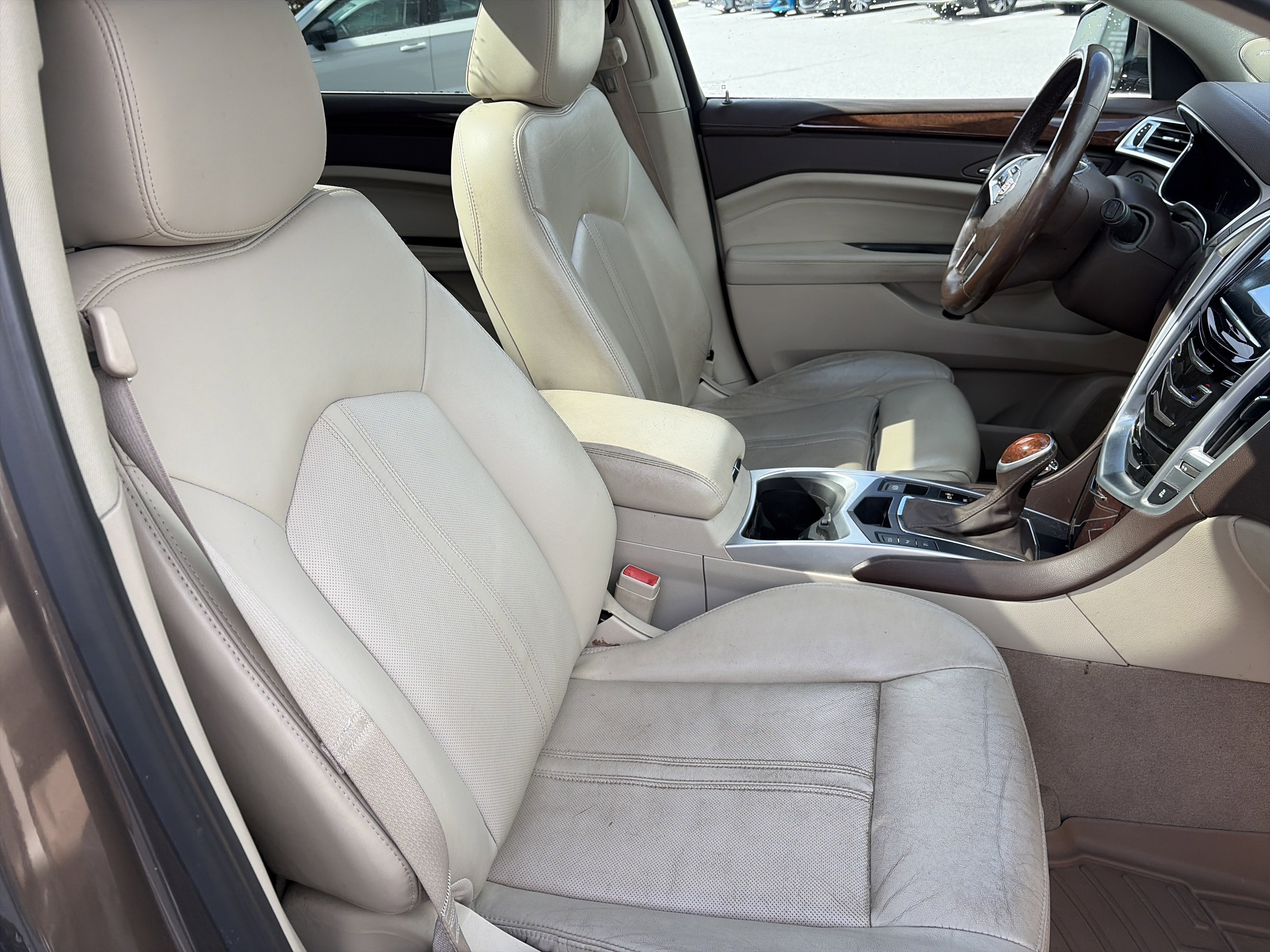 Used 2016 Cadillac SRX Luxury w/ Driver Awareness Package image 32