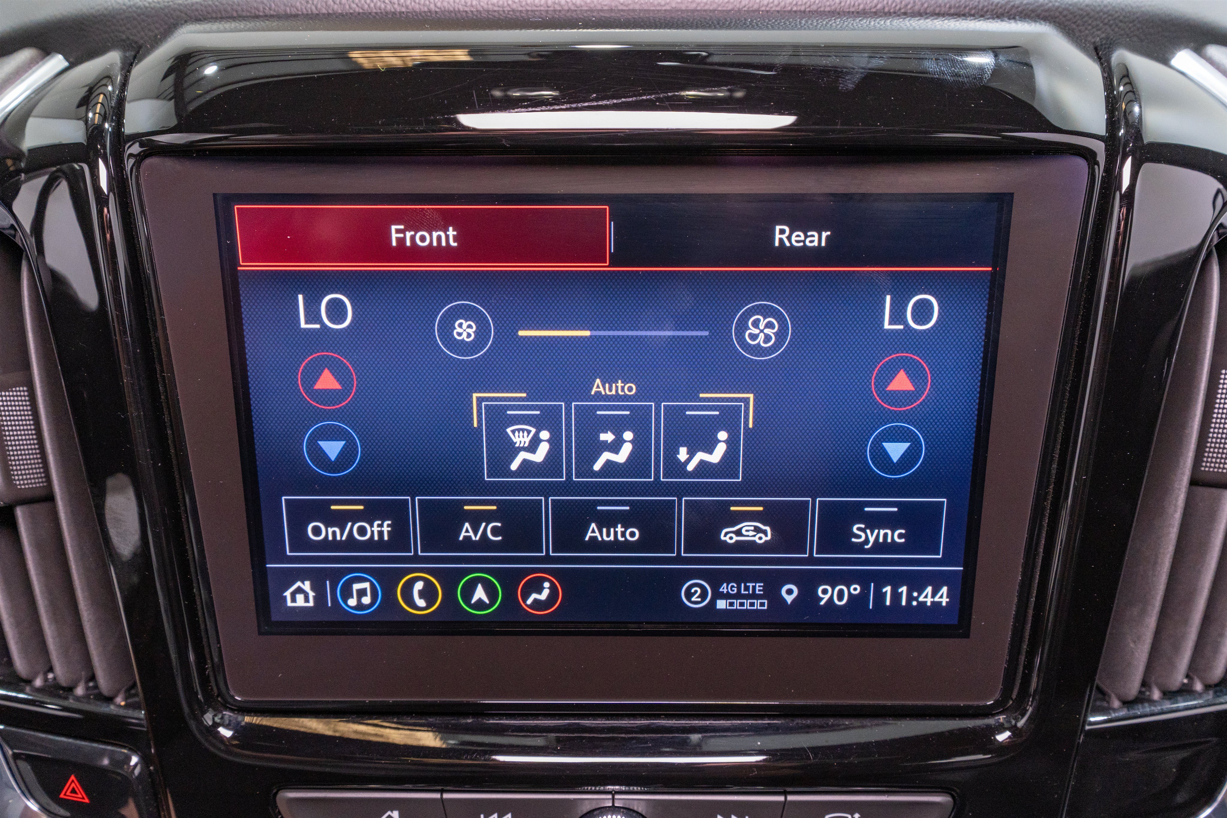 Used 2023 Chevrolet Traverse LT w/ LT Premium Package AWD/4WD image 23