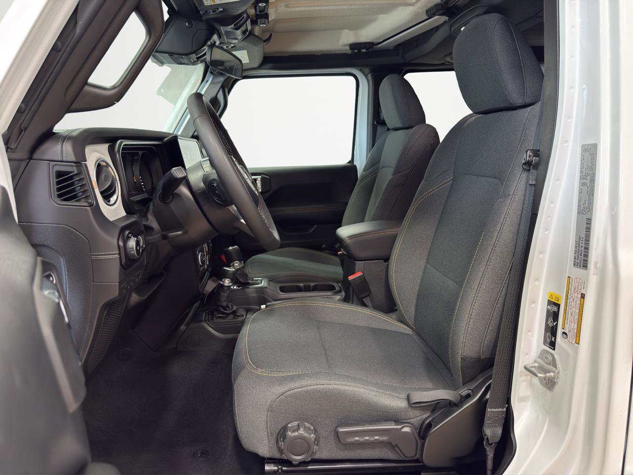Used 2025 Jeep Wrangler Unlimited Sahara AWD/4WD image 15