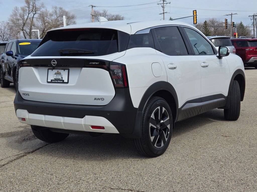 Used 2025 Nissan Kicks SV AWD/4WD image 10