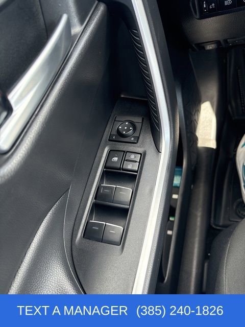 Used 2025 Toyota RAV4 XLE image 22