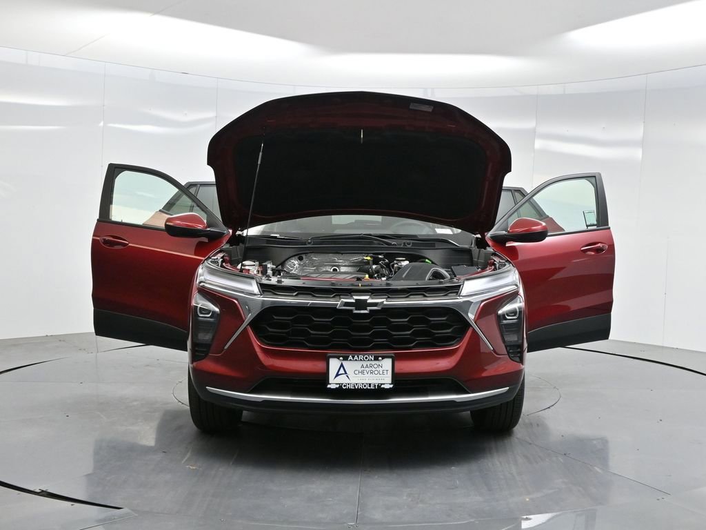 Used 2025 Chevrolet Trax LT w/ LT Convenience Package image 42