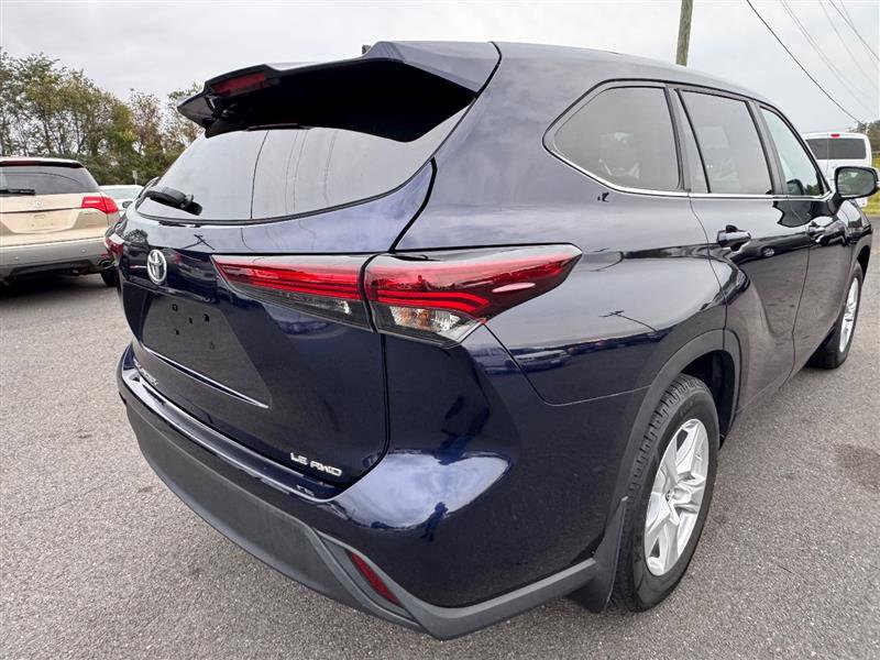 Used 2024 Toyota Highlander LE image 24
