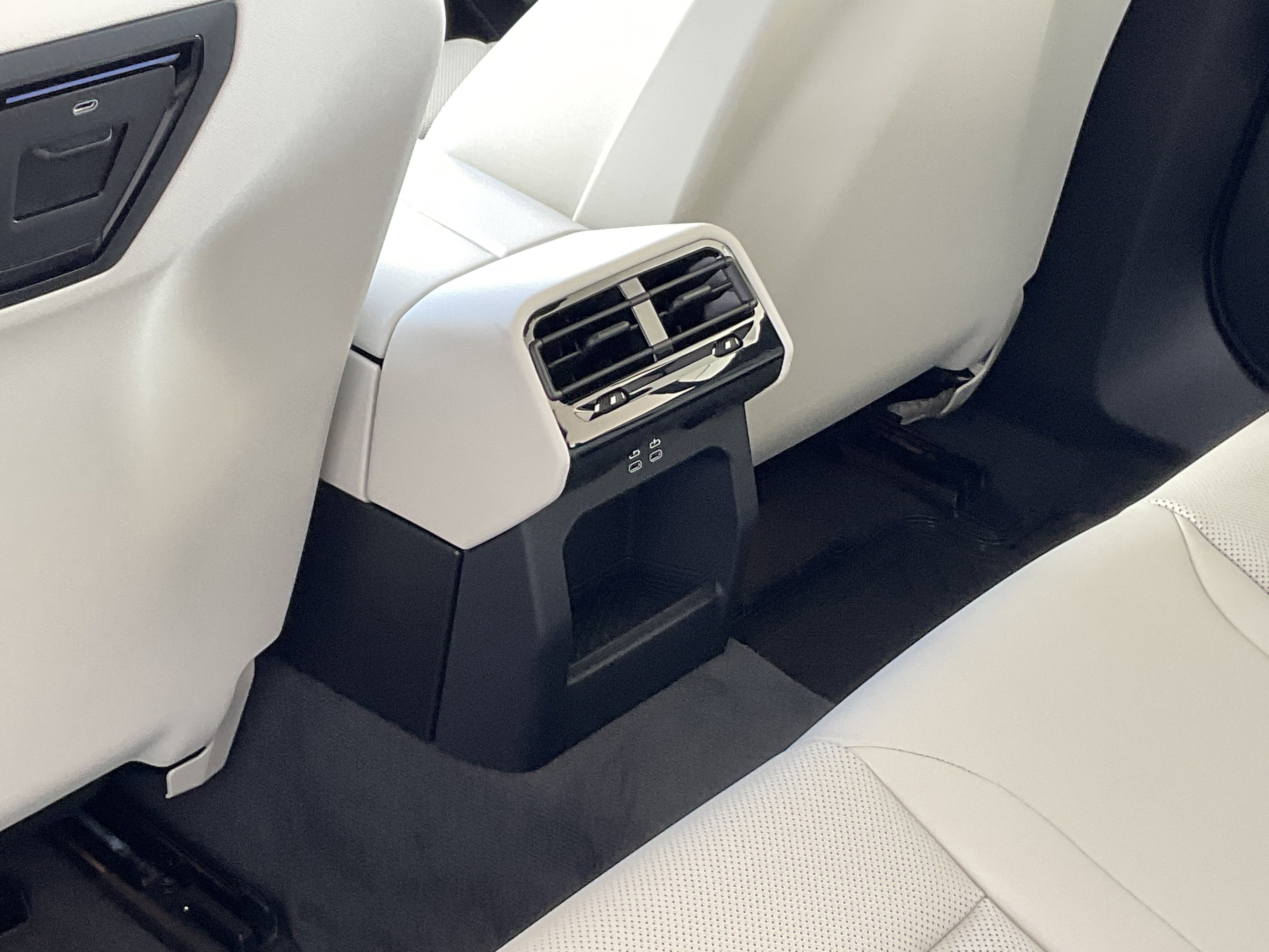 New 2026 BMW 530i w/ M Sport Package image 25