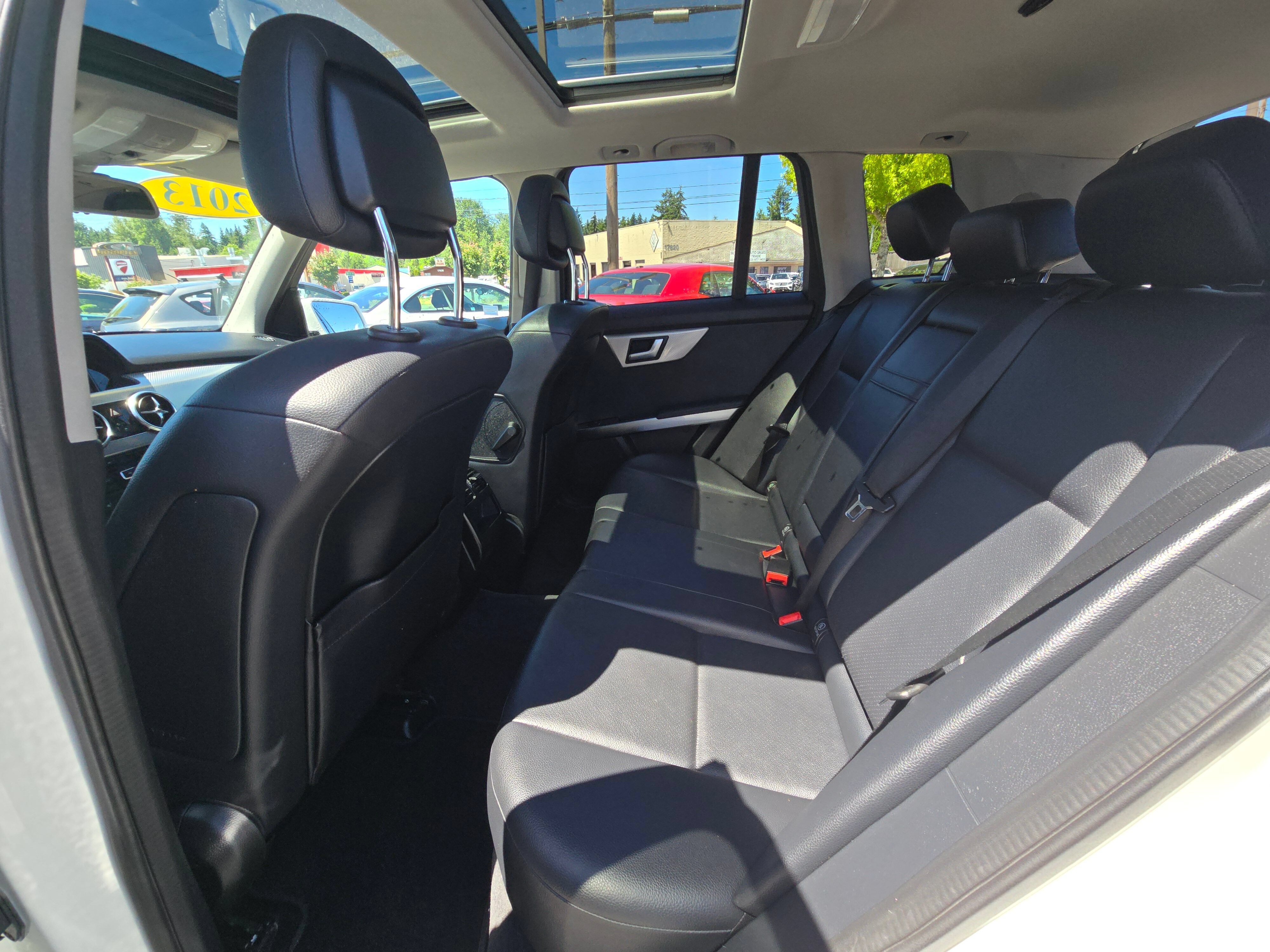 Used 2013 Mercedes-Benz GLK 350 4MATIC image 16