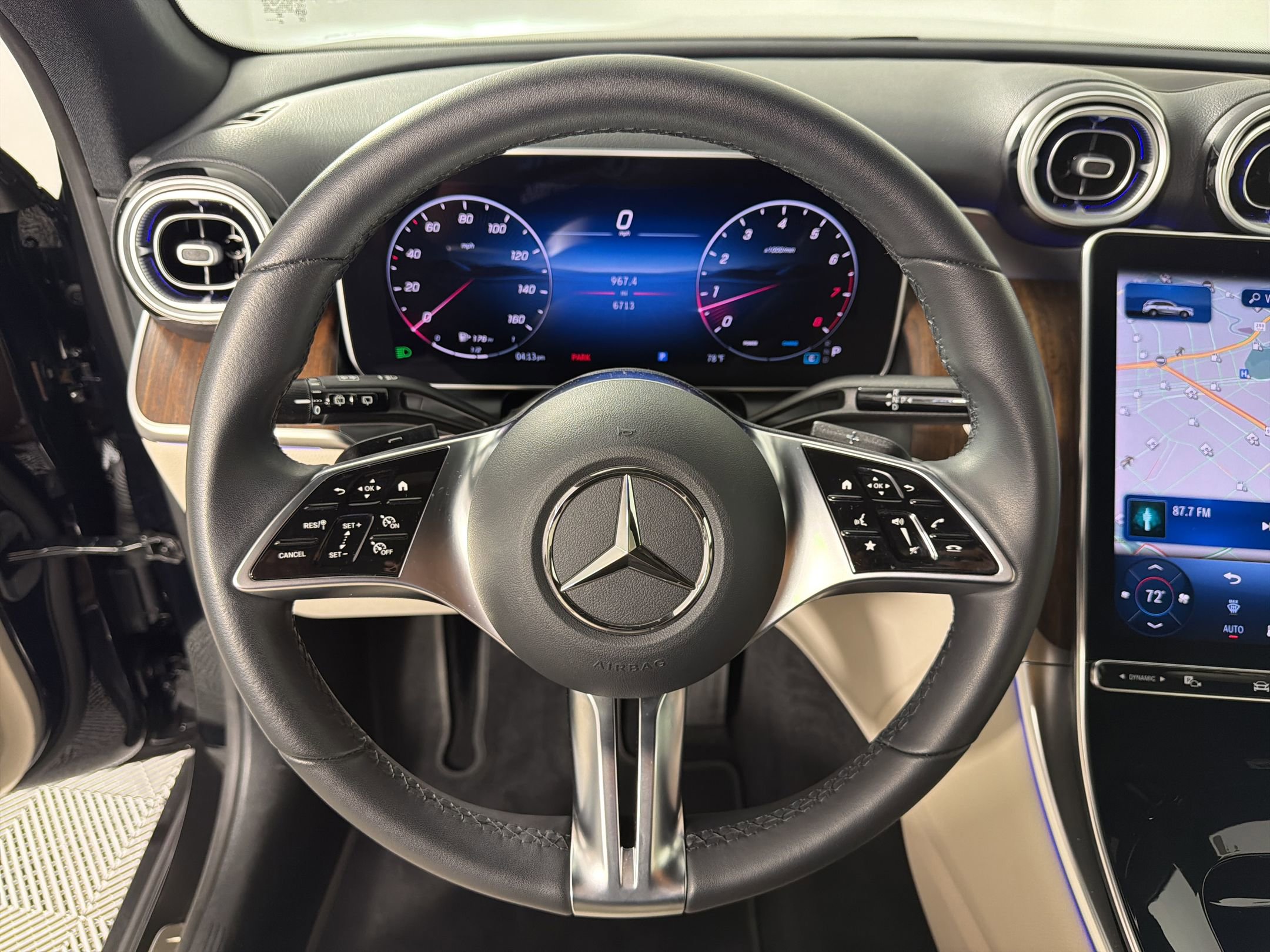 Used 2025 Mercedes-Benz GLC 300 image 18