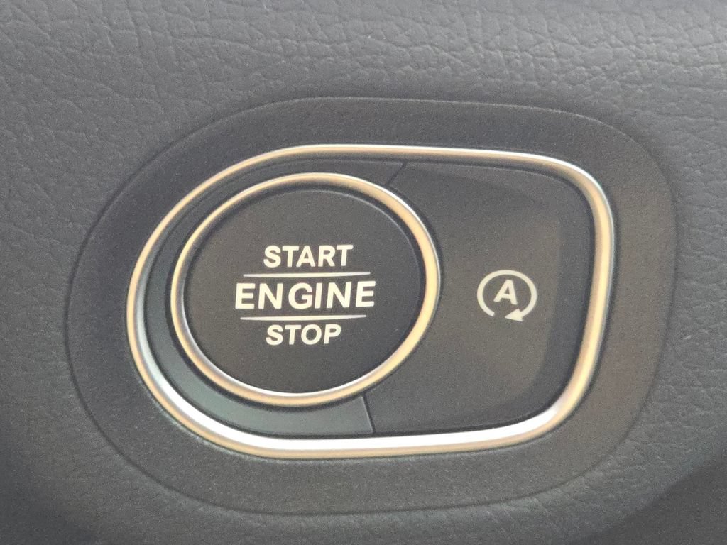 New 2026 Mercedes-Benz GLS 450 4MATIC image 39