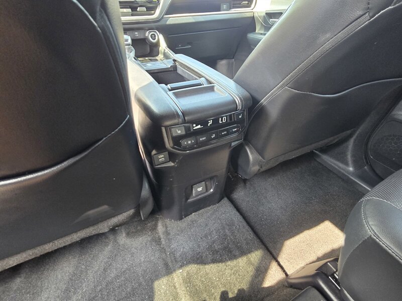 Used 2024 Toyota Grand Highlander AWD image 25