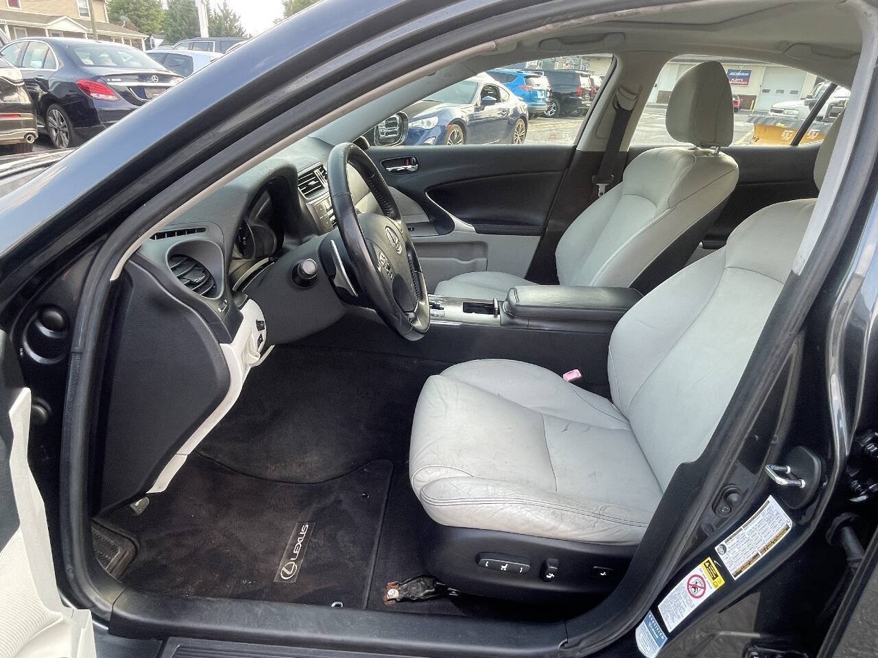 Used 2009 Lexus IS 250 AWD w/ Preferred Accessory Pkg image 12