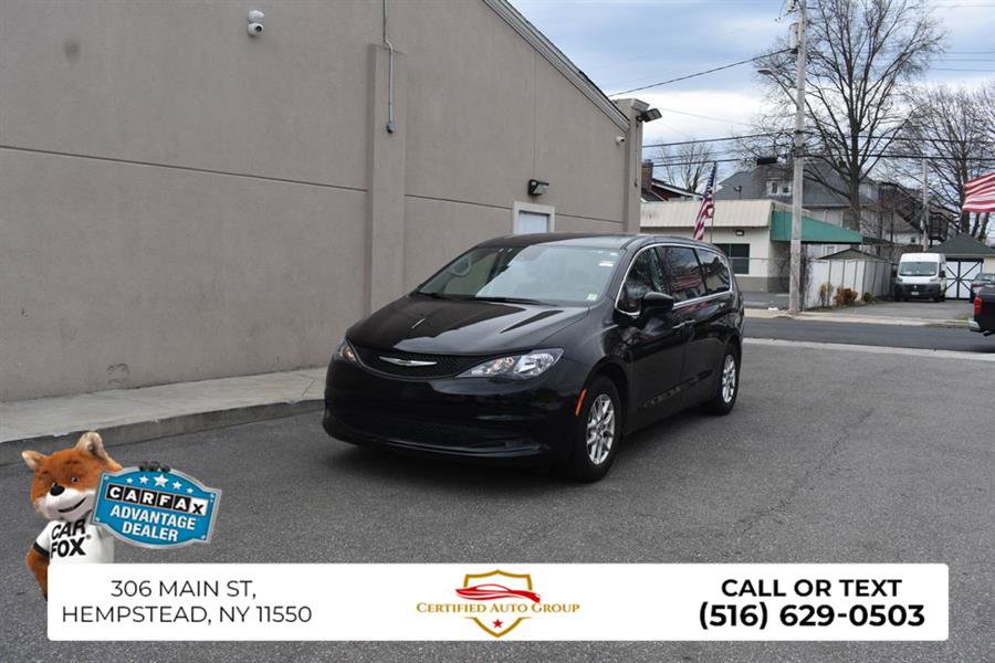 Used 2024 Chrysler Voyager LX image 2