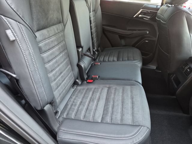 New 2026 Mitsubishi Outlander LE FWD image 34