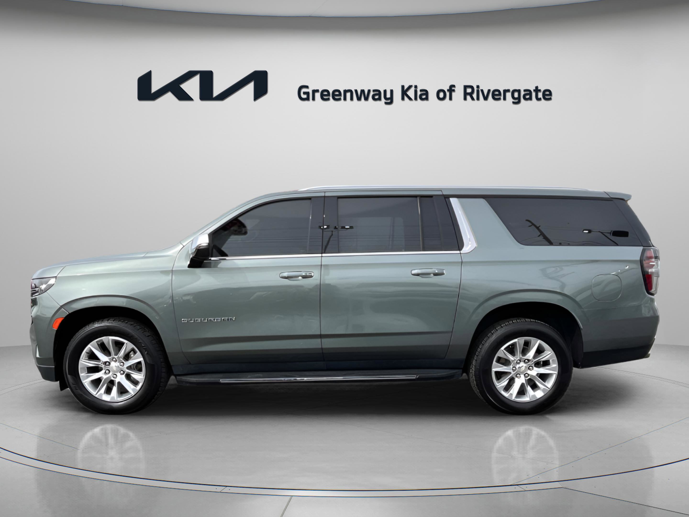 Used 2023 Chevrolet Suburban Premier AWD/4WD image 4